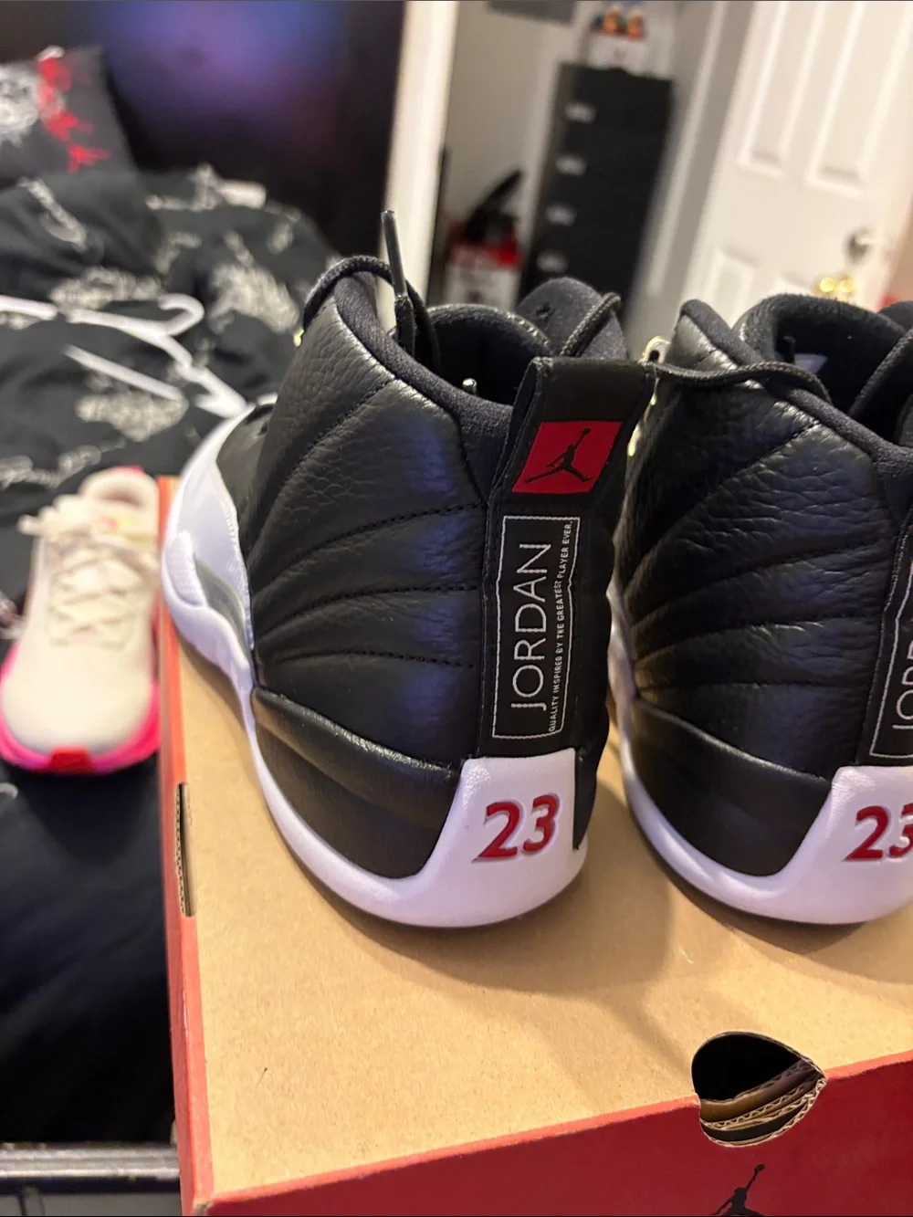 Jordan Retro 12 playoffs guaranteed authentic sz 8 mens